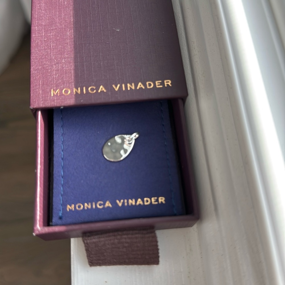 MONICA VINADER Ziggy Mini Petal Pendant Charm - Picture 3 of 5